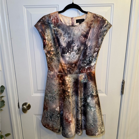 Elegant Multicolor Women's Dress - Picture 2 of 6